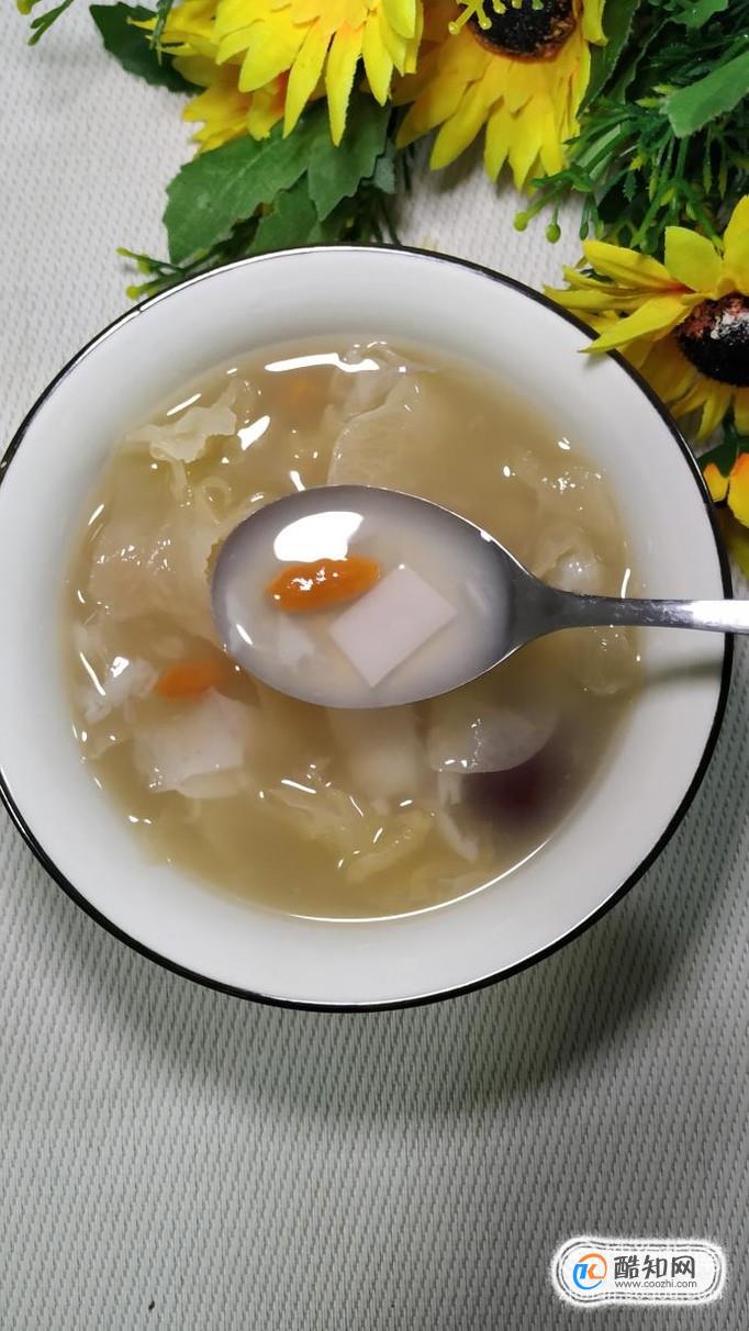 怎样做美味的银耳椰汁汤？